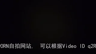 大学生宿舍母狗自白：跪舔假阳具喷水求操