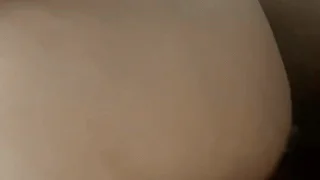 粉嫩骚货猛操喷水高潮失禁