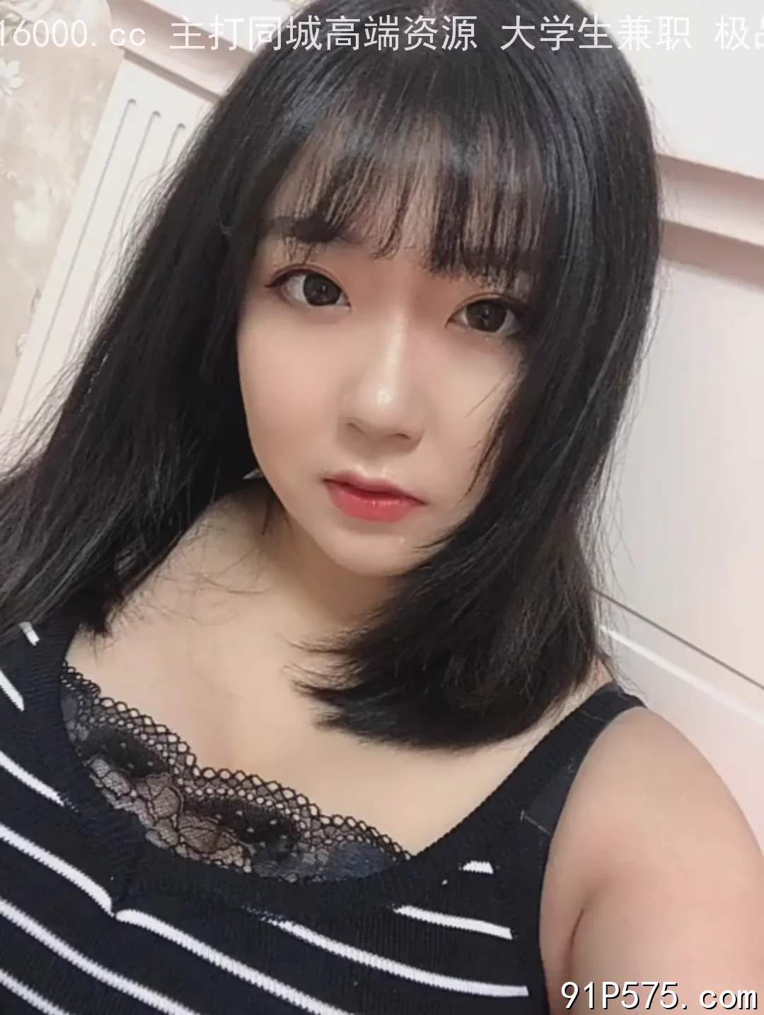 丰满少妇傲人双峰