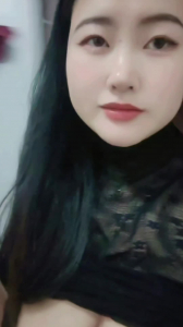 巨乳淫妻家中小战楼道厨房内射