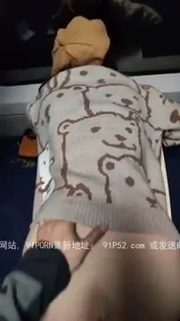 火车上与98年小仙女后入 险被乘务员发现