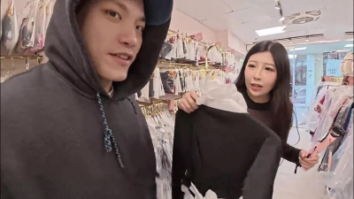 带少妇逛街试衣间激情一发
