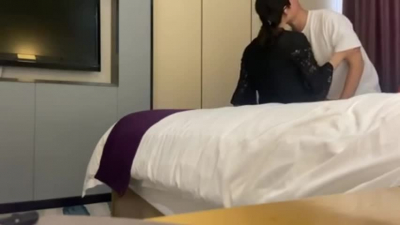 春日熟女阿姨偷情欲火难耐