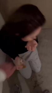 深夜楼梯间调教邻居，次日内射同事
